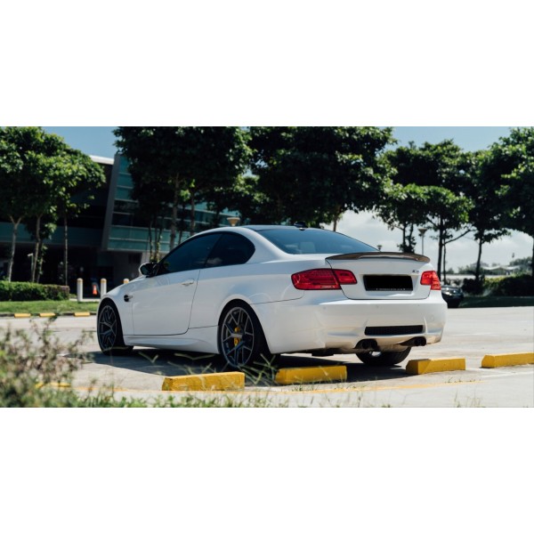 3 SERISI E92 IÇIN UYUMLU MT SPOILER  - PIANO BLACK (PARLAK SIYAH)